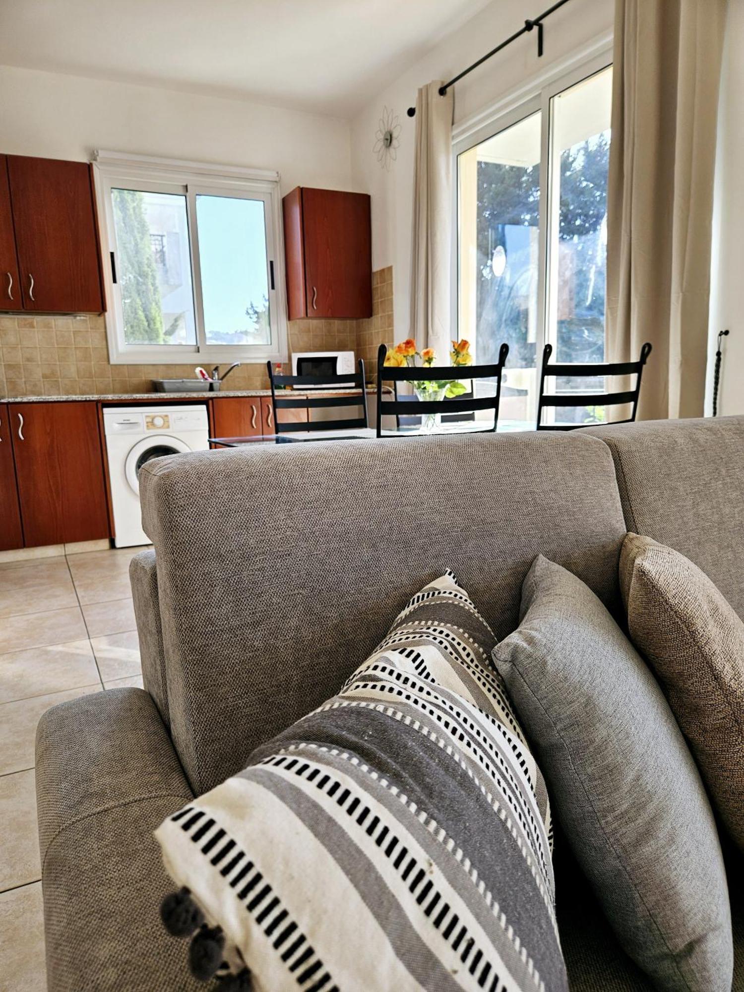 The Brightstay Paphos, 2 Bed Apt, Paphos Riviera, Universal 外观 照片